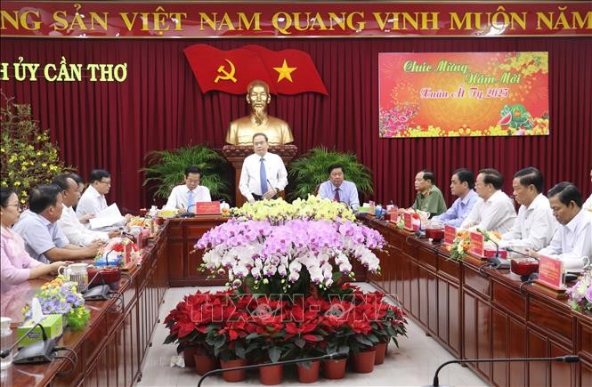 El presidente de la ANV, Tran Thanh Man, se reúne con el gobierno de la ciudad de Can Tho. El presidente de la ANV, Tran Thanh Man, se reúne con el gobierno de la ciudad de Can Tho.