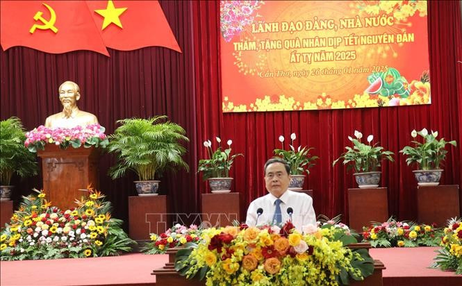 El presidente de la Asamblea Nacional de Vietnam, Tran Thanh Man, habla en el evento. El presidente de la Asamblea Nacional de Vietnam, Tran Thanh Man, habla en el evento.