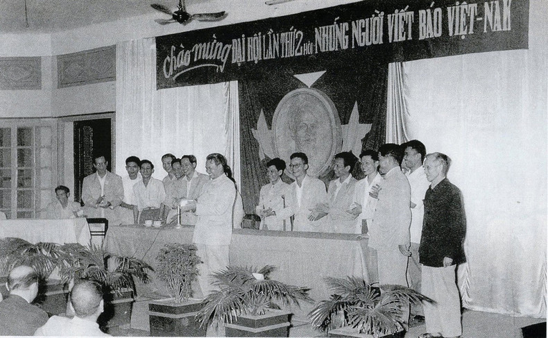 El II Congreso de la Asociación de Periodistas de Vietnam (abril de 1959). Foto: VNA El II Congreso de la Asociación de Periodistas de Vietnam (abril de 1959). Foto: VNA