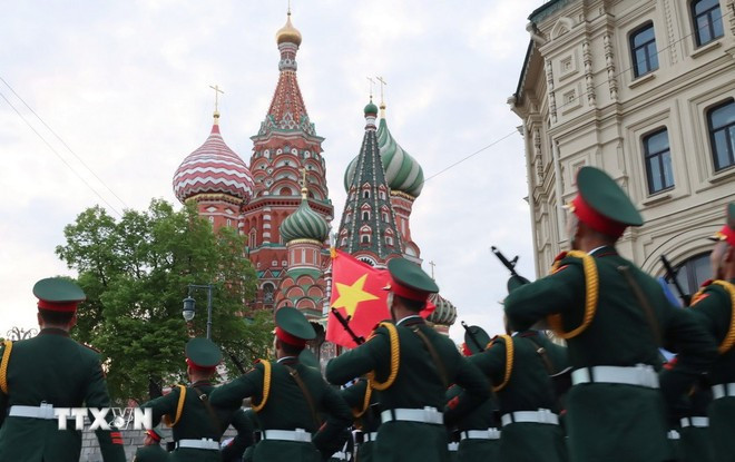 La delegación militar vietnamita participa en un ensayo conjunto el 3 de mayo. (Foto: VNA) La delegación militar vietnamita participa en un ensayo conjunto el 3 de mayo. (Foto: VNA)