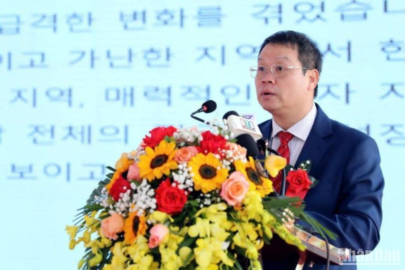 El presidente del Comité Popular de Thai Binh, Nguyen Manh Hung. El presidente del Comité Popular de Thai Binh, Nguyen Manh Hung.