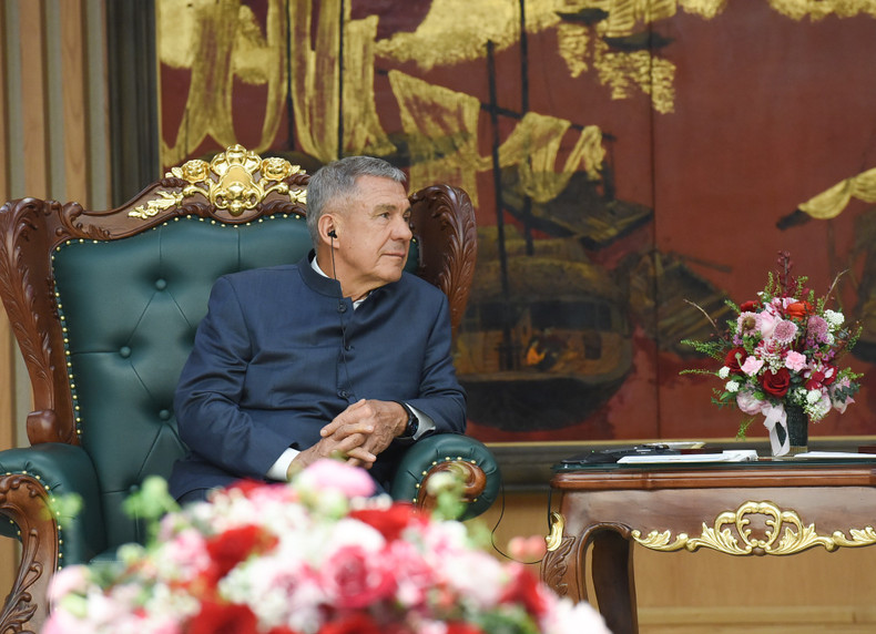 El presidente de la República de Tartaristán, Rustam Minnikhanov, habla en el encuentro. El presidente de la República de Tartaristán, Rustam Minnikhanov, habla en el encuentro.