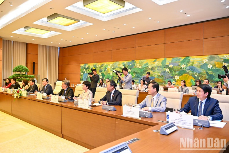 La delegación vietnamita en el encuentro. La delegación vietnamita en el encuentro.