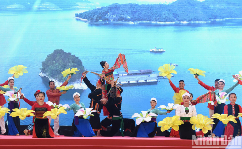 Espectáculo inaugural del evento.