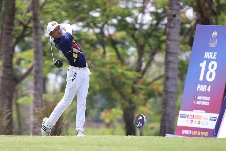 Le Khanh Hung ganó la primera medalla dorada para la selección vietnamita de golf en los SEA Games 32.