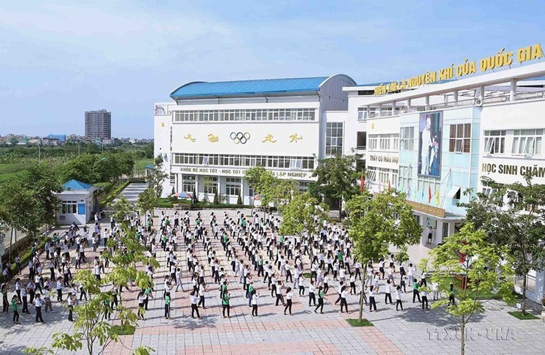 Escuela secundaria Chu Van An, comuna de Tu Hiep, distrito de Thanh Tri: una escuela estándar nacional, invertida y construida de acuerdo con los criterios de la nueva zona rural.
