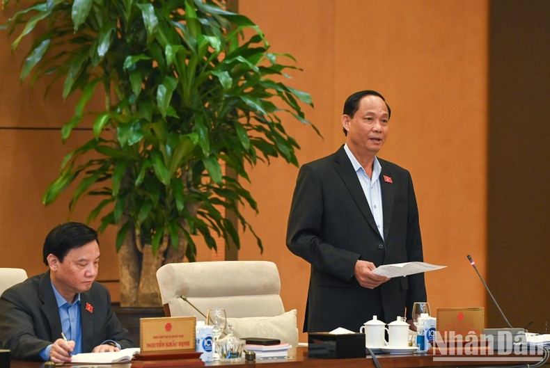 El vicepresidente parlamentario Tran Quang Phuong interviene en el evento.