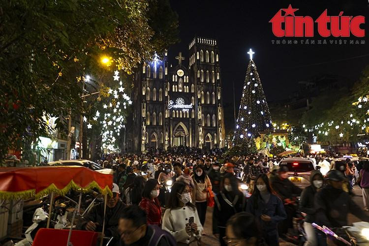 Durante estos días, el ambiente de Navidad se propaga por todas las casas y calles de esta ciudad.