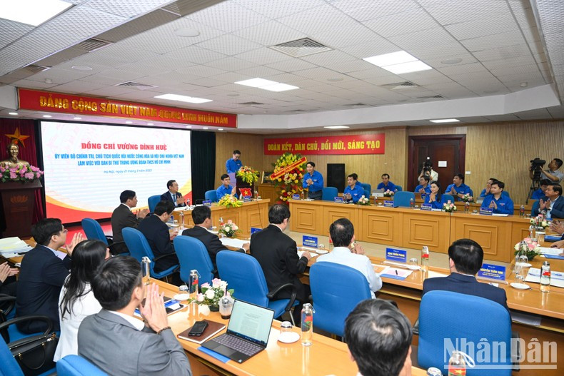 [Foto] Presidente parlamentario se reúne con la Unión de Jóvenes Comunistas Ho Chi Minh de Vietnam ảnh 1