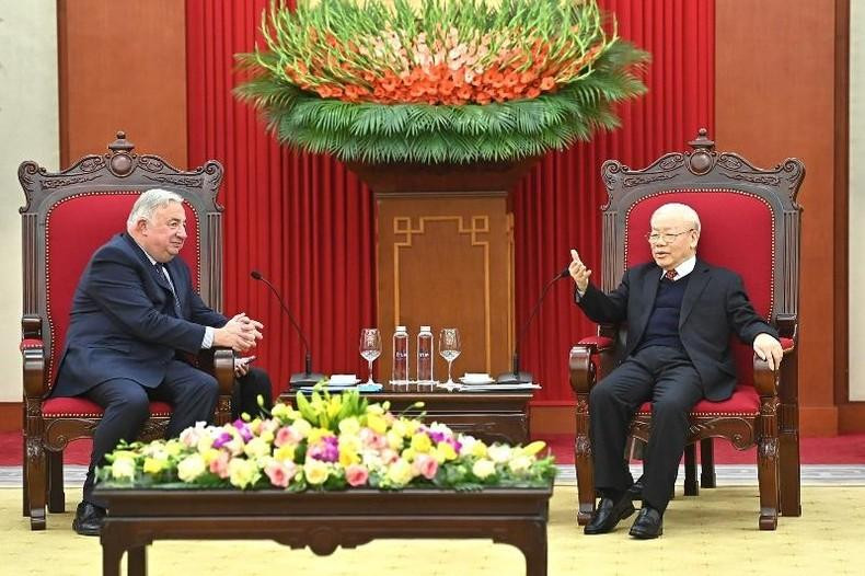 Nguyen Phu Trong interviene en el encuentro. Nguyen Phu Trong interviene en el encuentro.