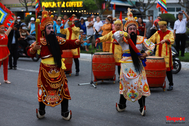 El festival Cau Ngu tuvo lugar del 8 al 10 de febrero con varios rituales tradicionales. El festival Cau Ngu tuvo lugar del 8 al 10 de febrero con varios rituales tradicionales.
