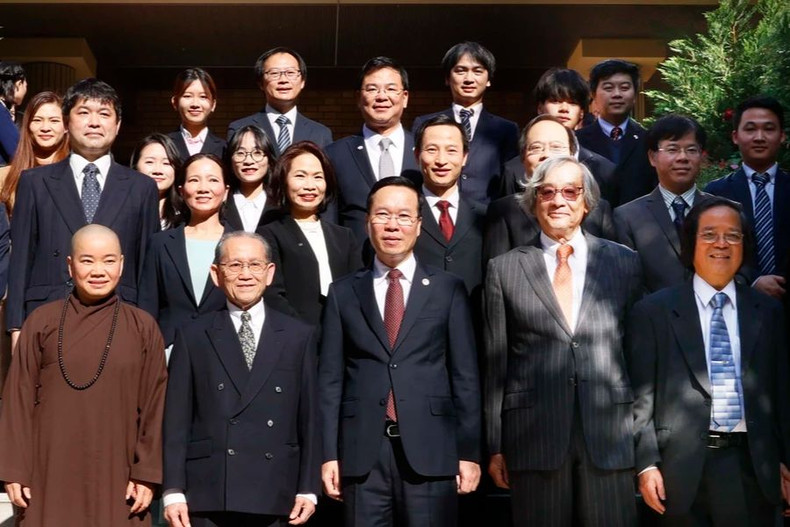 El presidente vietnamita y los delegados. El presidente vietnamita y los delegados.