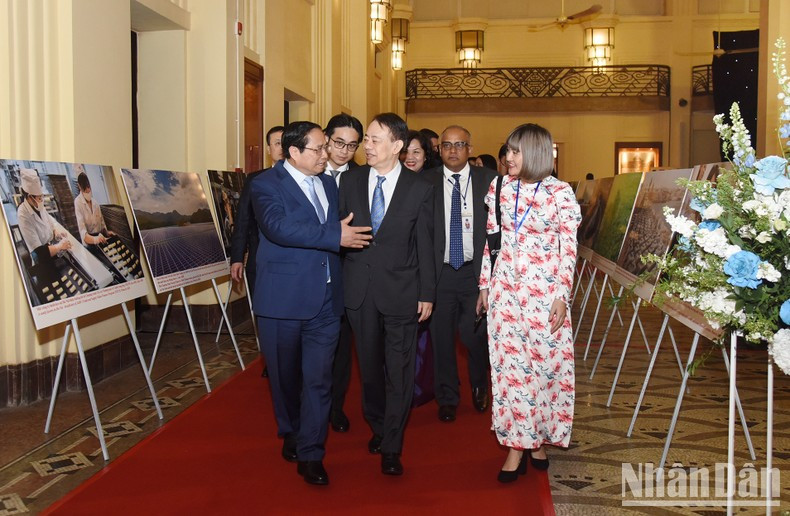 Thủ tướng Phạm Minh Chính và Chủ tịch ADB Masatsugu Asakawa.