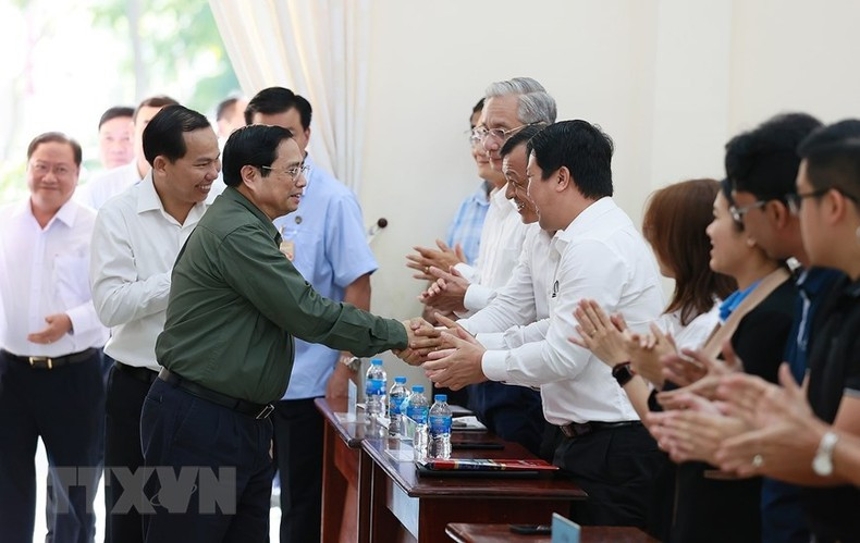Pham Minh Chinh con los votantes de Can Tho. Pham Minh Chinh con los votantes de Can Tho.