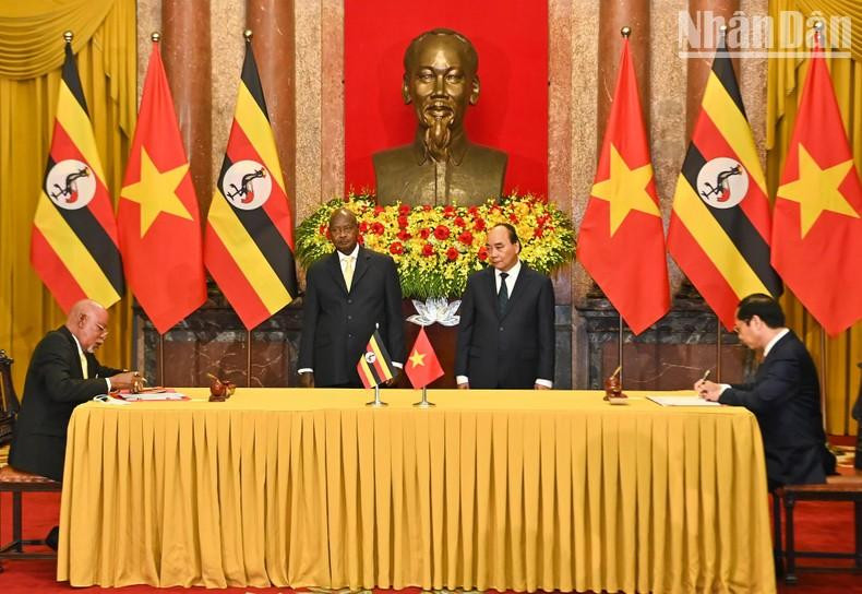 La rúbrica del Acuerdo sobre exención de visado para titulares de pasaportes diplomáticos y oficiales. La rúbrica del Acuerdo sobre exención de visado para titulares de pasaportes diplomáticos y oficiales.