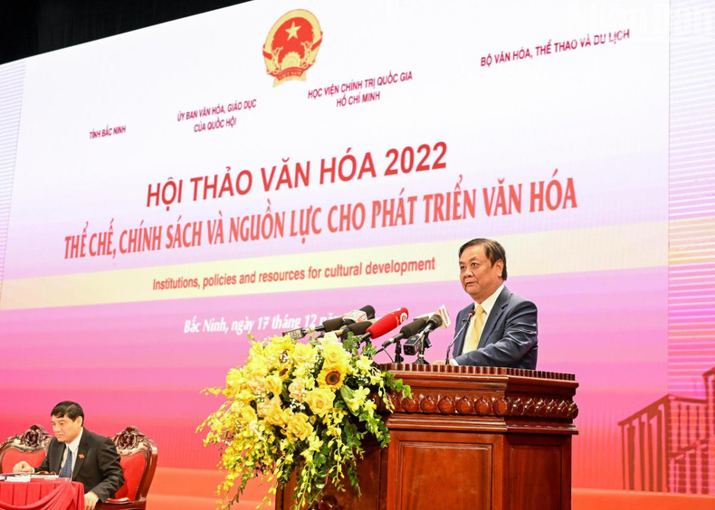 El ministro de Agricultura y Desarrollo Rural Le Minh Hoan diserta sobre la promoción del valor cultural en la construcción de nueva ruralidad. El ministro de Agricultura y Desarrollo Rural Le Minh Hoan diserta sobre la promoción del valor cultural en la construcción de nueva ruralidad.