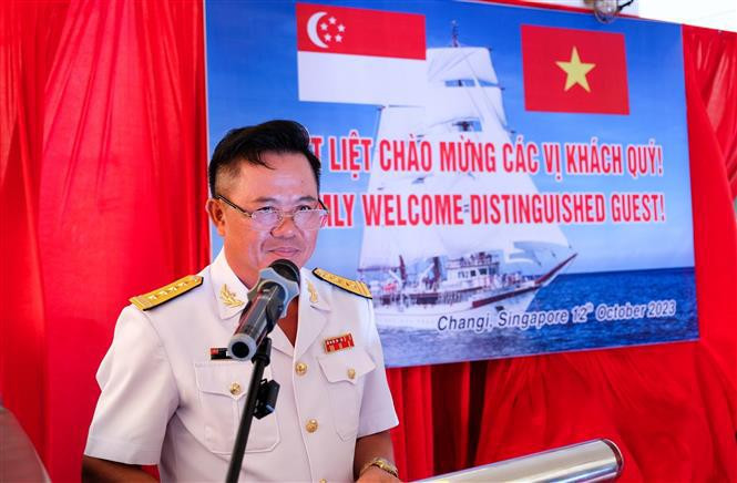 El primer coronel Bui Duy Thong, comisario político adjunto de la Academia Naval de Vietnam en el acto. (Fotografía: VNA)