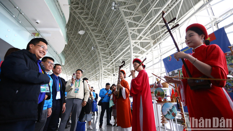 Un espectáculo musical imbuido de la identidad cultural de Vietnam.