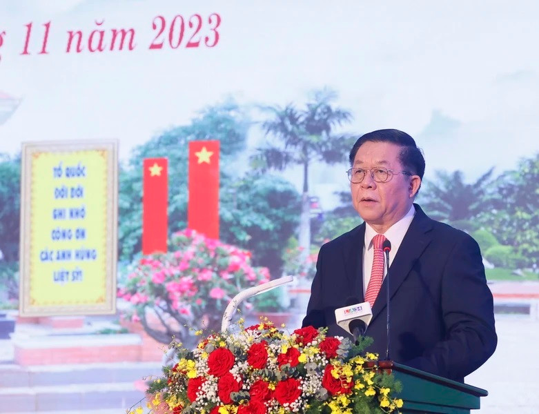 El jefe de la Comisión de Propaganda y Educación del Comité Central del Partido, Nguyen trong Nghia, en la ceremonia. (Fotograía: VNA) El jefe de la Comisión de Propaganda y Educación del Comité Central del Partido, Nguyen trong Nghia, en la ceremonia. (Fotograía: VNA)