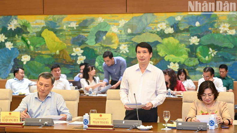 El subjefe de la Oficina Parlamentaria y asistente del titular parlamentario, Pham Thai Ha, en el evento. El subjefe de la Oficina Parlamentaria y asistente del titular parlamentario, Pham Thai Ha, en el evento.