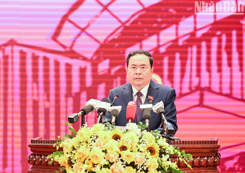 El también jefe del comité directivo de la Conferencia, Tran Than Man, interviene en el evento. El también jefe del comité directivo de la Conferencia, Tran Than Man, interviene en el evento.