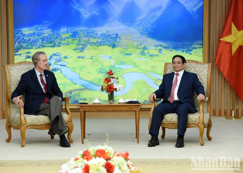 [Foto] Premier vietnamita recibe al senador estadounidense ảnh 3