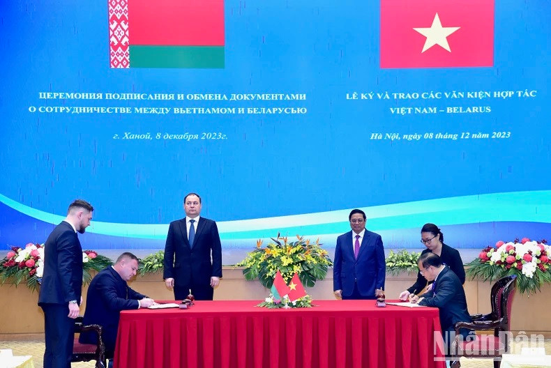 La firma del acuerdo sobre el traslado de personas condenadas a prisión entre los dos países.