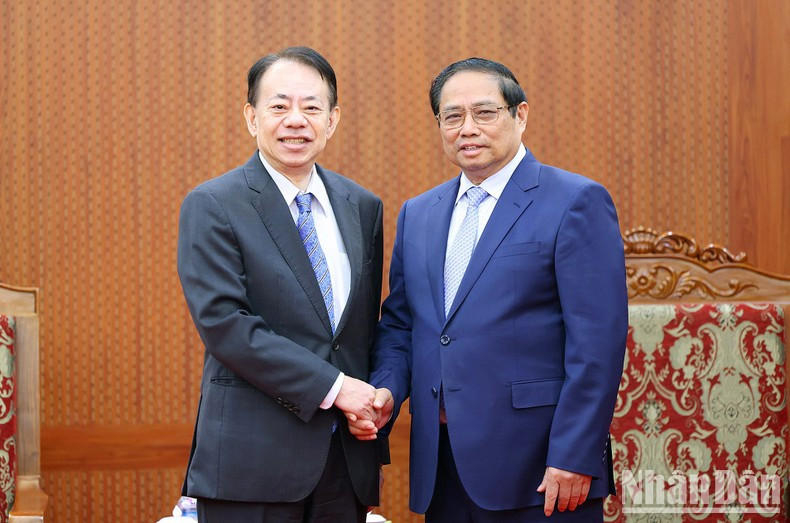 Anteriormente, el primer ministro vietnamita se reúne con el presidente del BAD Masatsugu Asakawa.