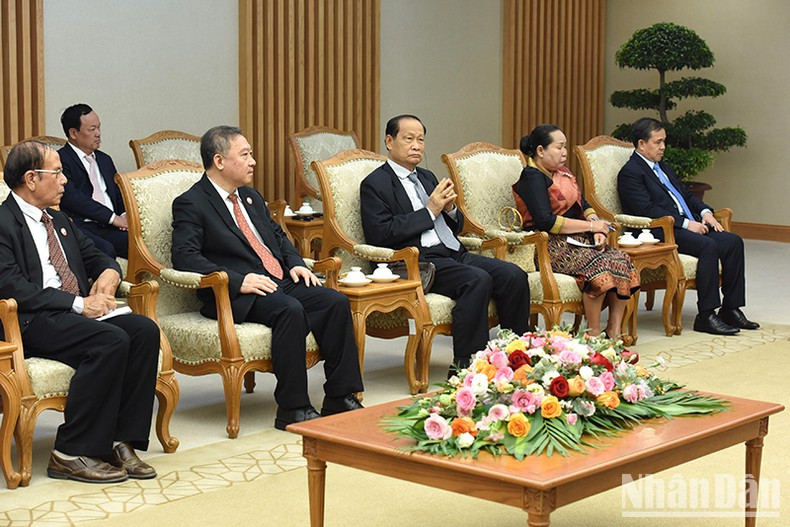 La delegación laosiana. La delegación laosiana.