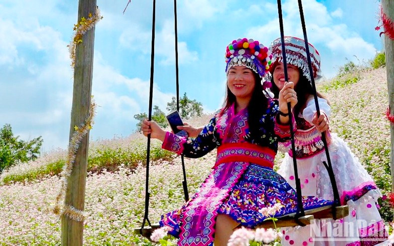 Las chicas H’Mong celebran el Día Nacional. Las chicas H’Mong celebran el Día Nacional.