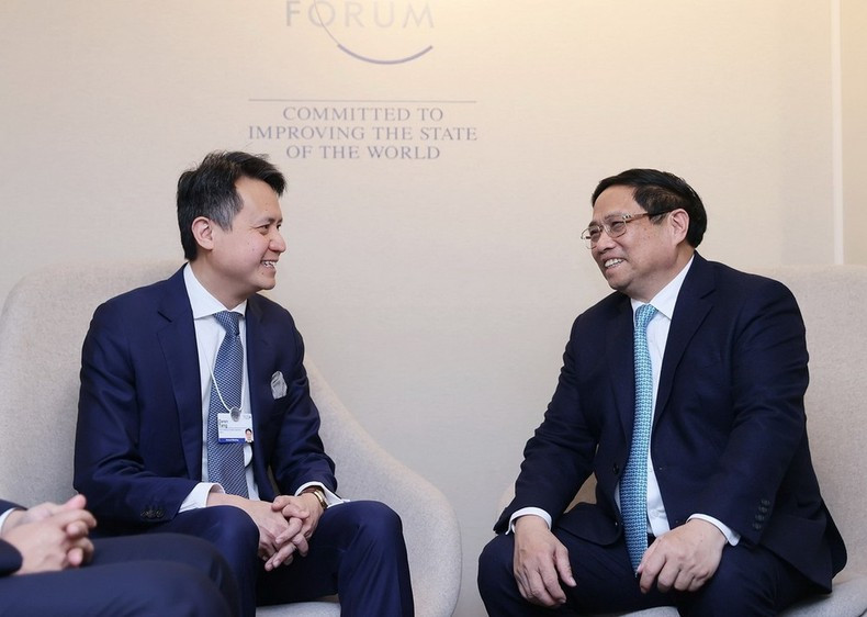 El panorama de la reunión entre el primer ministro vietnamita, Pham Minh Chinh, y Daren Tang, director general de la Organización Mundial de Propiedad Intelectual. (Fotografía: VNA) El panorama de la reunión entre el primer ministro vietnamita, Pham Minh Chinh, y Daren Tang, director general de la Organización Mundial de Propiedad Intelectual. (Fotografía: VNA)