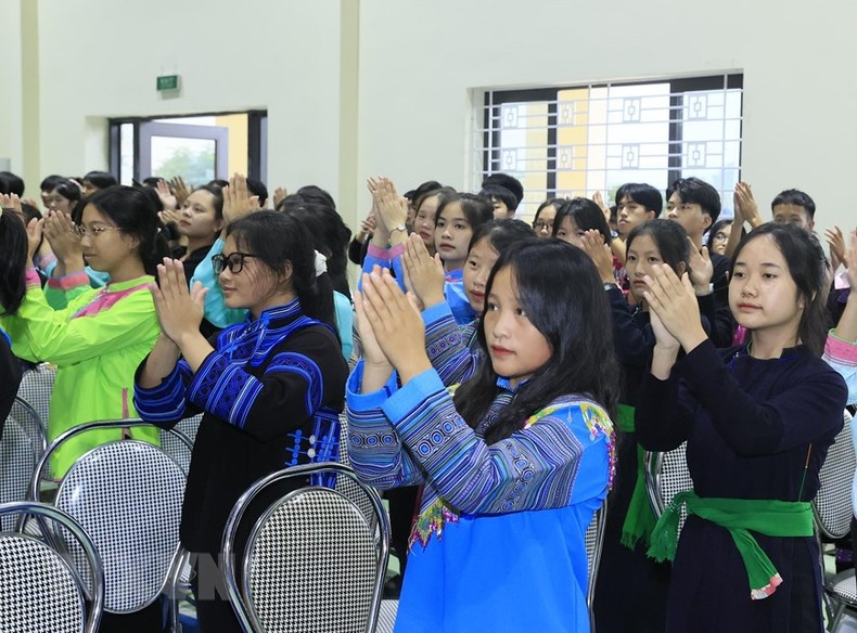 Estudiantes en la escuela. Estudiantes en la escuela.