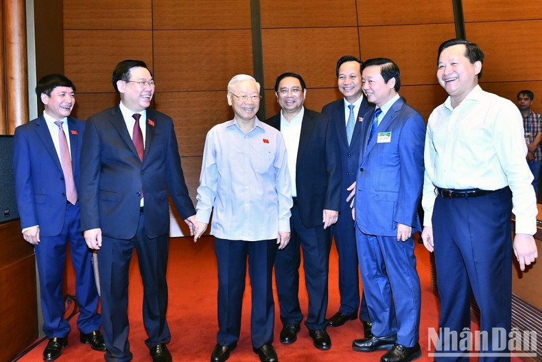 [Foto] Comenzan sesiones de interpelaciones de la Asamblea Nacional de Vietnam ảnh 2
