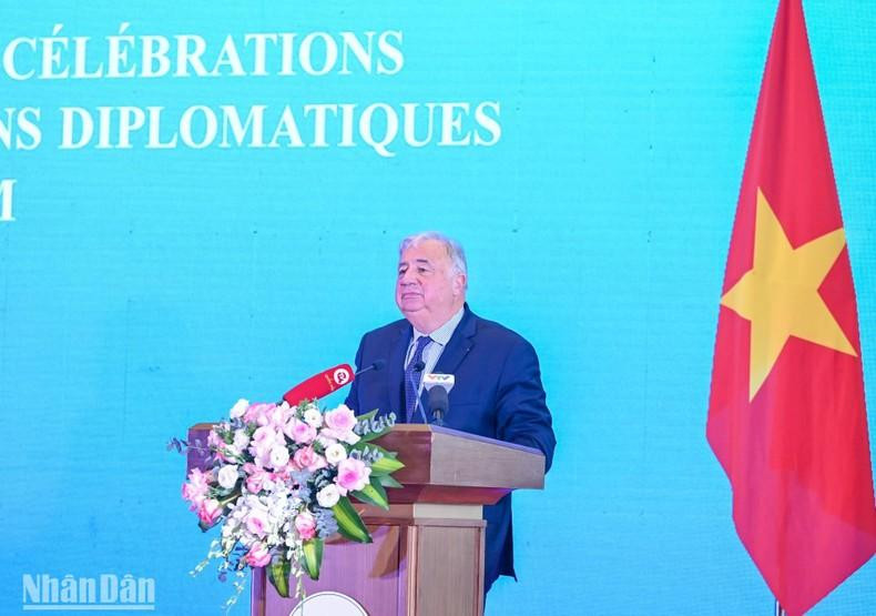 Gérard Larcher habla en la ceremonia. Gérard Larcher habla en la ceremonia.