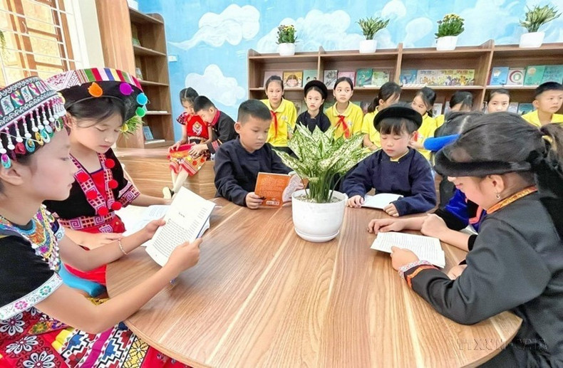 Espacio para la lectura, la interacción y actividades juveniles en la escuela secundaria para minorías étnicas Doan Ket, distrito de Trang Dinh, provincia de Lang Son. Espacio para la lectura, la interacción y actividades juveniles en la escuela secundaria para minorías étnicas Doan Ket, distrito de Trang Dinh, provincia de Lang Son.
