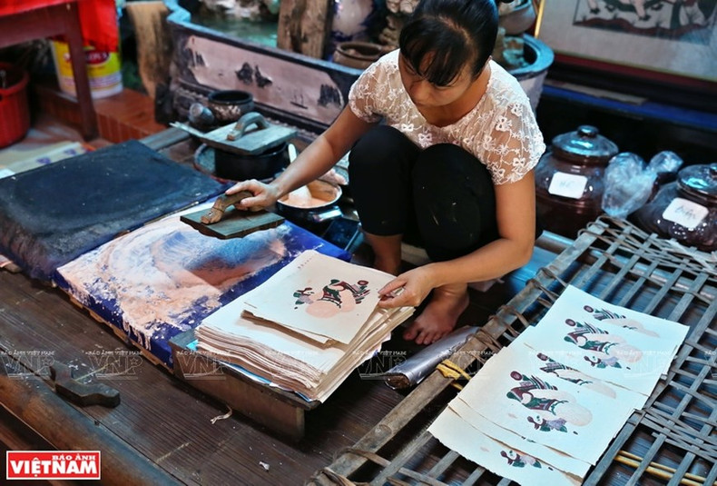 Hay pinturas de Dong Ho que utilizan diferentes grabados para imprimir cada detalle específico.