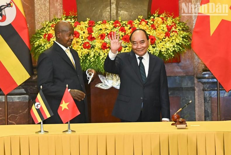 Los dos presidentes en la ceremonia de rúbrica. Los dos presidentes en la ceremonia de rúbrica.