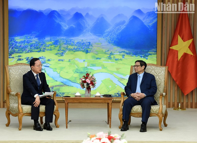 El primer ministro vietnamita elogió las operaciones de las empresas de Samsung en el país indochino.