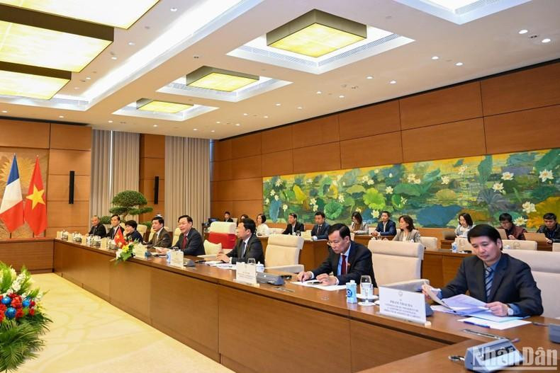 La delegación vietnamita. La delegación vietnamita.