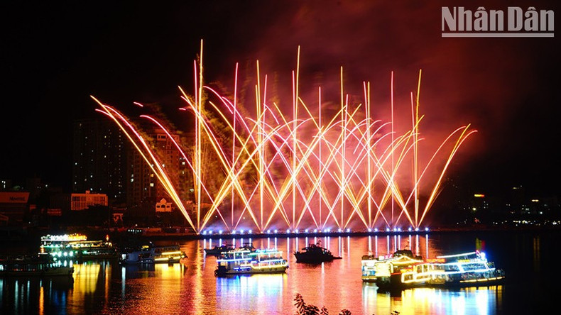 La obra titulada “Universo Radiante: Sinfonía de Luz”.