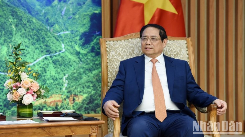 El primer ministro vietnamita habla en la reunión. El primer ministro vietnamita habla en la reunión.