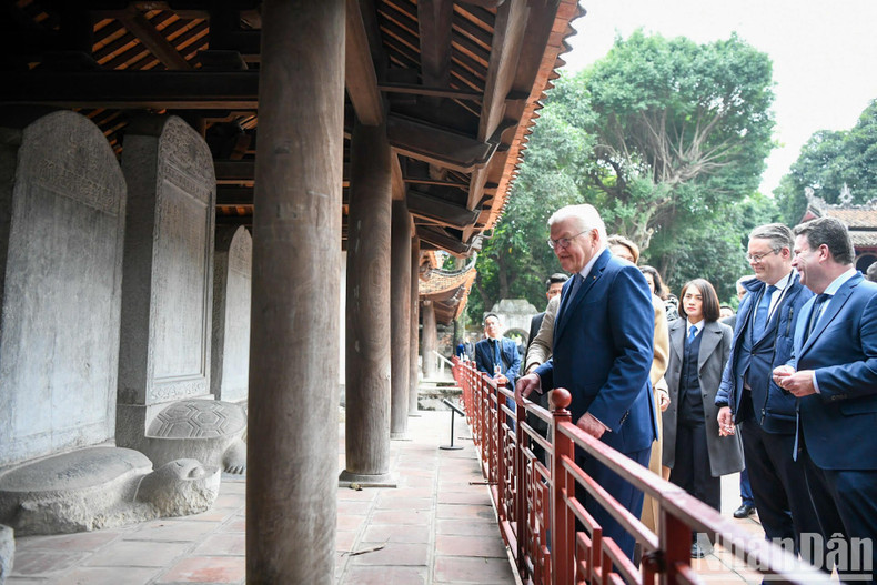 Las estelas del Templo de la Literatura.