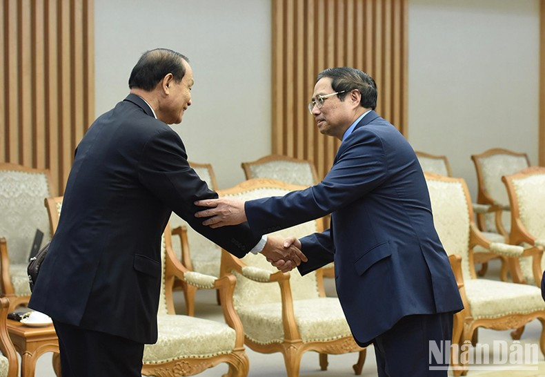 Pham Minh Chinh da la bienvenida los visitantes laosianos. Pham Minh Chinh da la bienvenida los visitantes laosianos.