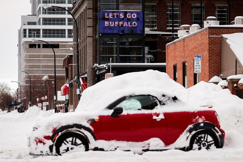 Las calles de Búfalo, estado de Nueva York (EE.UU.) después de una tormenta invernal. La Navidad de este año parece ser la más fría en décadas en la mayoría de los estados del país norteamericano. La región del Medio Oeste ha experimentado una ola de frío con nieve y fuertes vientos. Las calles de Búfalo, estado de Nueva York (EE.UU.) después de una tormenta invernal. La Navidad de este año parece ser la más fría en décadas en la mayoría de los estados del país norteamericano. La región del Medio Oeste ha experimentado una ola de frío con nieve y fuertes vientos.