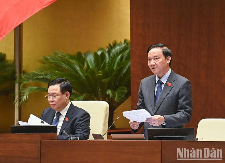 El Vicepresidente del Legislativo, Nguyen Khac Dinh, planteó las cuestiones relativas a la competencia del Ministerio de Justicia. El Vicepresidente del Legislativo, Nguyen Khac Dinh, planteó las cuestiones relativas a la competencia del Ministerio de Justicia.