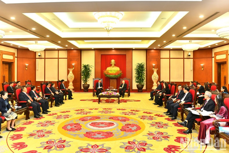 Panorama de la reunión.