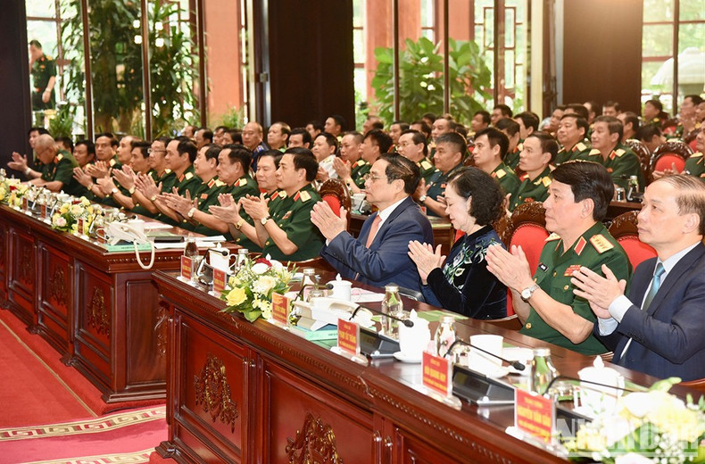 En la ceremonia de premiación. En la ceremonia de premiación.