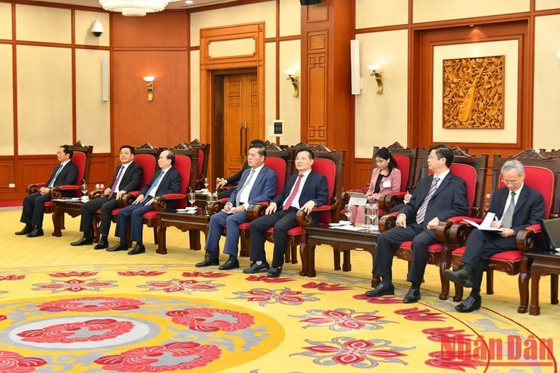 La delegación de Vietnam. La delegación de Vietnam.