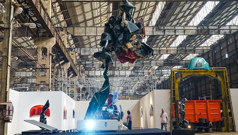 La fábrica de trenes de Gia Lam, con una arquitectura única que reúne muchos valores artísticos, deviene un destino de inspiración para muchos pintores. La fábrica de trenes de Gia Lam, con una arquitectura única que reúne muchos valores artísticos, deviene un destino de inspiración para muchos pintores.