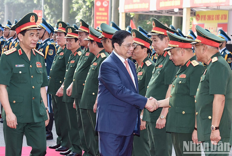El primer ministro y los delegados. El primer ministro y los delegados.